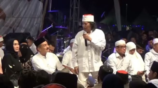 Cak Nun Sebut Jokowi Sebagai Firaun