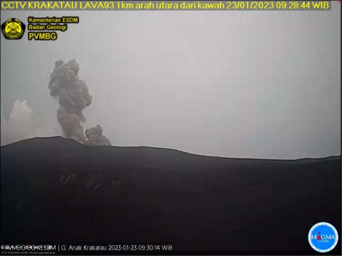 Gunung Anak Krakatau Kembali Erupsi, Tinggi Letusan Capai 300 Meter