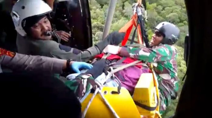 Tandu Kapolda Jambi Harus Miring dan Berputar Saat Evakuasi Helikopter dari Hutan