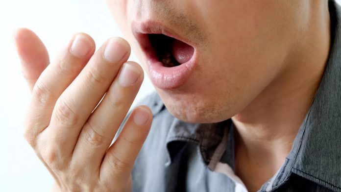 5 Cara Mencegah Bau Mulut Saat Puasa